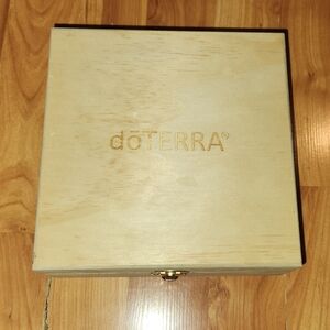 doTERRA Light Wood Essential Oils Storage Box